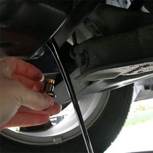 Rò rỉ dầu động cơ – Kiểm tra xe của bạn xem có rò rỉ dầu động cơ không